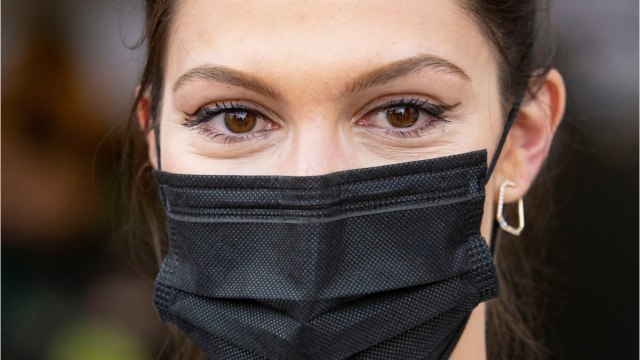 VOICI : Iris Mittenaere complice avec sa maman : les internautes sont fans