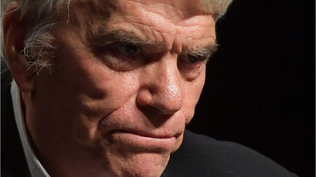 VOICI : Bernard Tapie hospitalisé : il a subi une intervention chirurgicale