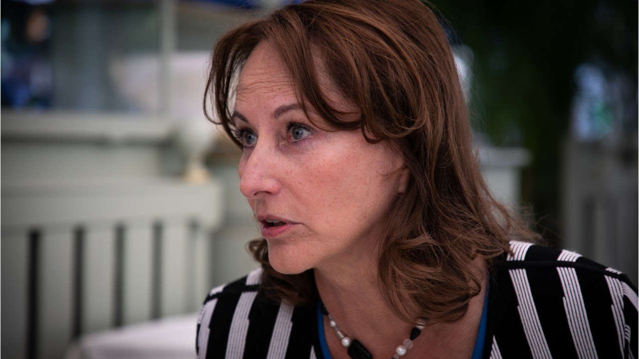 VOICI Ségolène Royal qualifiée de « folle " par Jean-Yves Le Drian ? Elle répond !