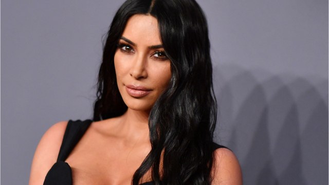 VOICI : C'est de mauvais goût : Kim Kardashian accusée de se faire de l'argent sur le dos du Megxit