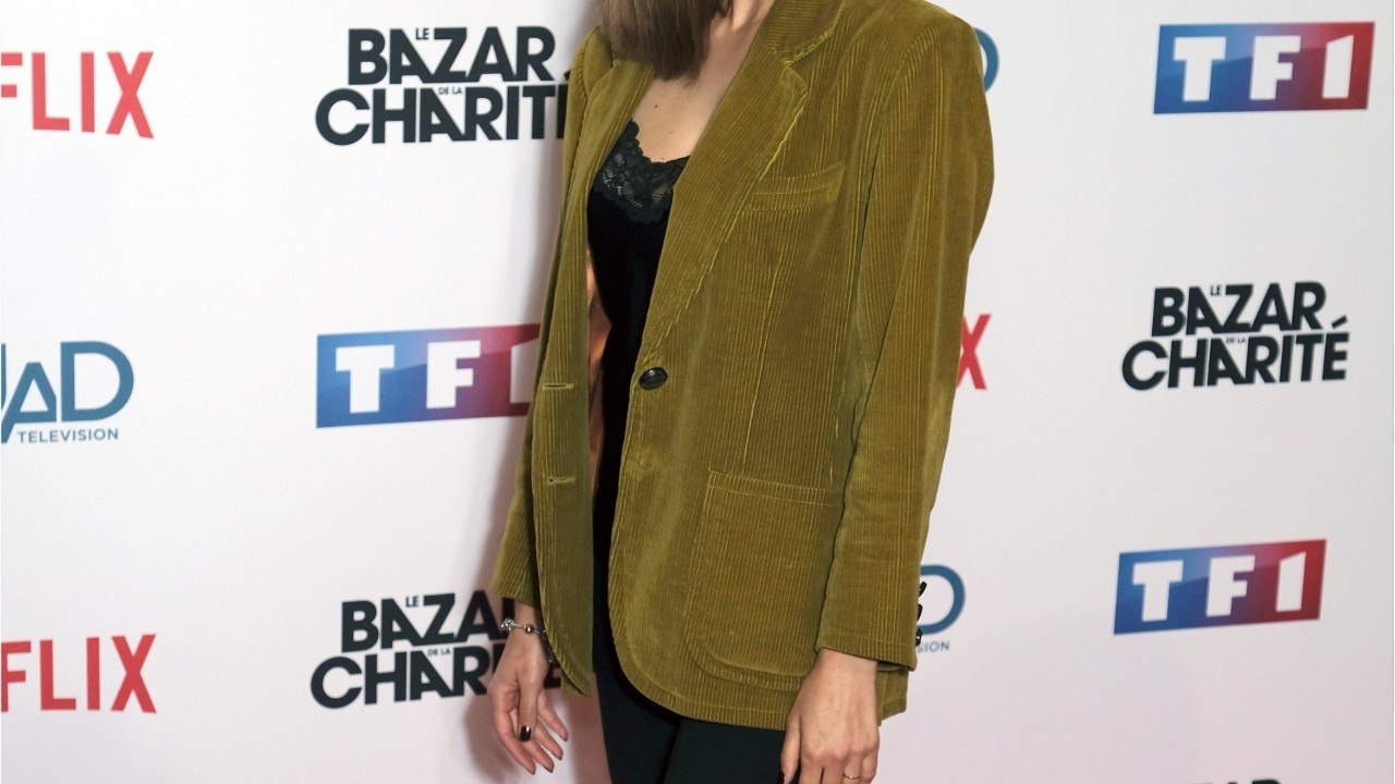 VOICI - PHOTO Camille Lou dévoile une photo de son enfance, les internautes sont conquis