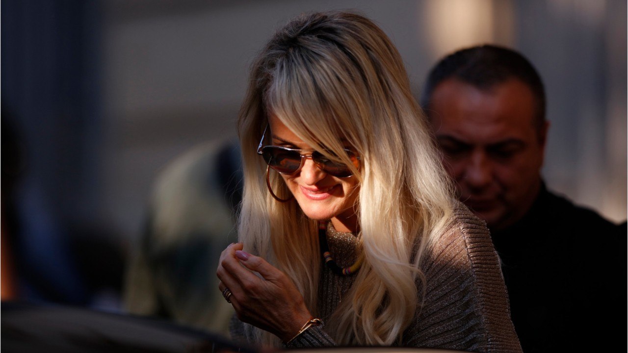 VOICI - Laeticia Hallyday bientôt de retour à Paris avec Jalil Lespert : ce nouvel affront à Johnny Hallyday ? (1)