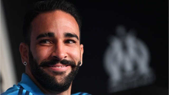 VOICI - PHOTO Adil Rami en Russie : son drôle de clin d'œil à Pamela Anderson