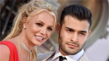 VOICI - Britney Spears : son chéri Sam Asghari sort du silence et s'en prend violemment à son père, Jamie