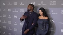 VOICI - Kim Kardashian pose en sous-vêtements pour sa marque