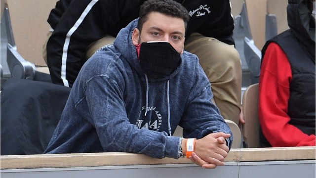 Voici - Dîners clandestins : Kev Adams épinglé pour une soirée dans un grand hôtel parisien