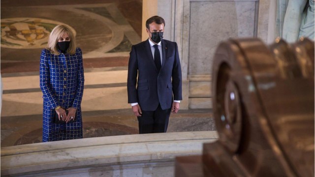 VOICI : Brigitte et Emmanuel Macron : cette dispute du couple qui a fait « trembler les murs de l’Élysée