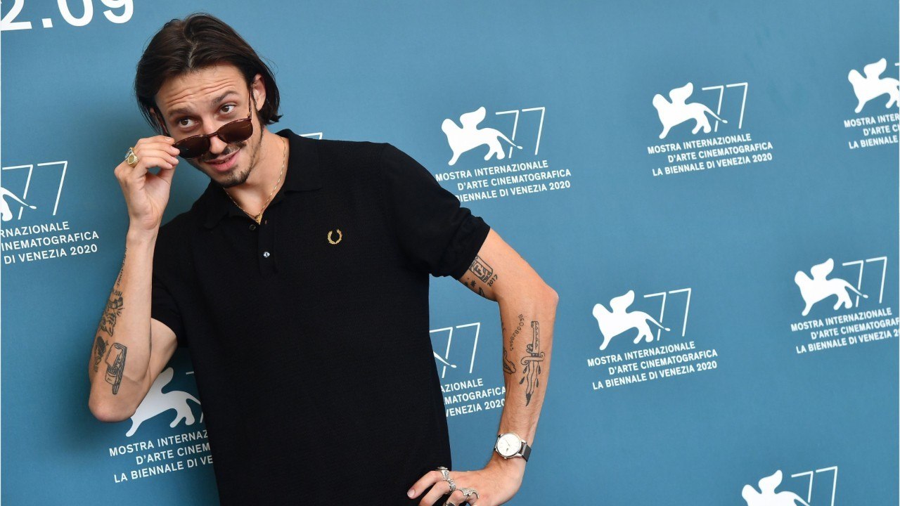 VOICI - Roméo Elvis accusé d'agression sexuelle : le rappeur sort enfin du silence