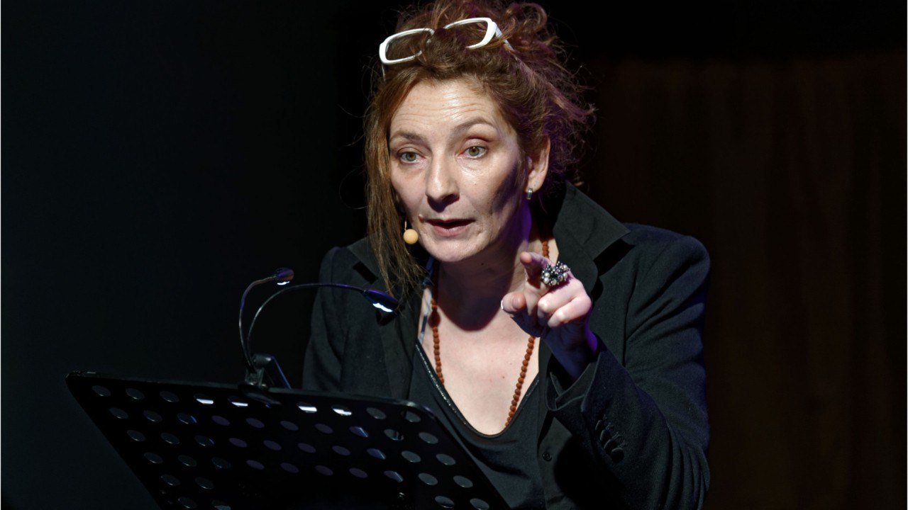 Voici - Corinne Masiero détruit les César, cett...
