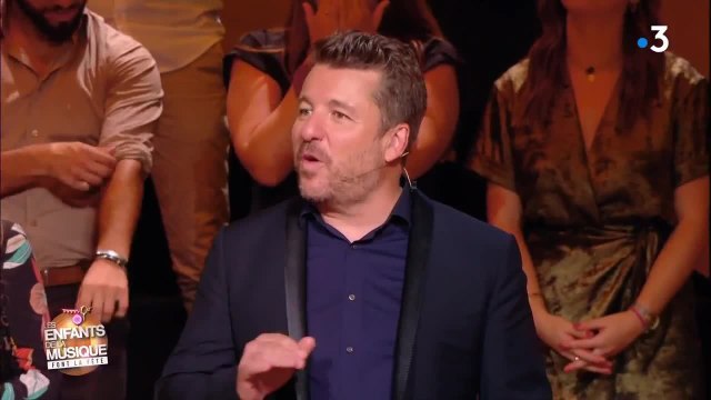 VOICI Les enfants de la musique - Vincent Niclo les images de ses débuts créent l'hilarité
