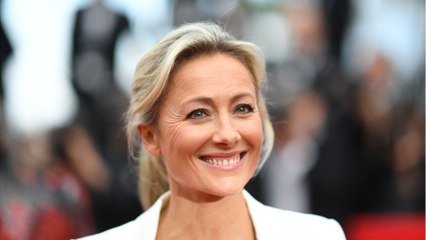 VOICI - Anne-Sophie Lapix accusée d’avoir un « sourire narquois " à l’antenne : son étonnante réponse aux critiques