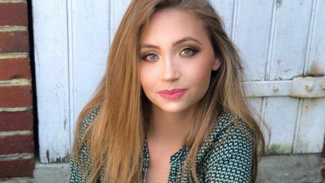 VOICI - Miss France 2021 : qui est Tara de Mets, Miss Picardie 2020 ?