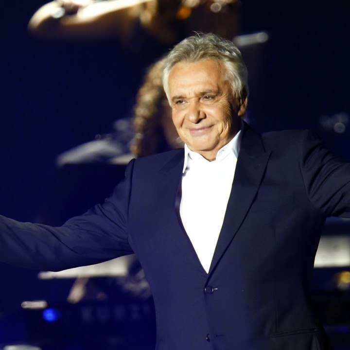VOICI social: Michel Sardou infidèle : il révèle comment il a quitté son ex-femme pour Anne-Marie Périer (1)