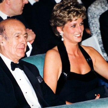 VOICI social Mort de Valéry Giscard d’Estaing : la vérité sur sa supposée romance avec Lady Di (1)
