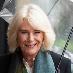 Скачать видео: VOICI :SOCIAL Camilla Parker-Bowles sera-t-elle reine si Charles devient roi ? Son fils Tom répond (1)