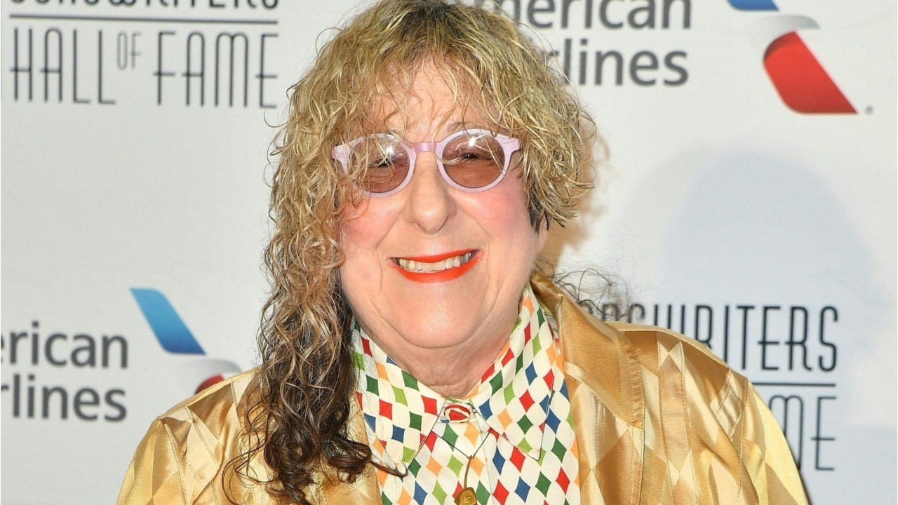 VOICI - Mort d'Allee Willis, compositrice du générique de la série Friends, à l'âge de 72 ans