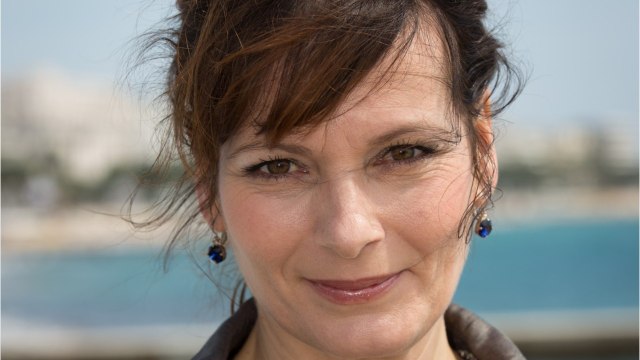 VOICI - PHOTO Cécilia Hornus : la comédienne de Plus belle la vie présente ses parents à ses admirateurs