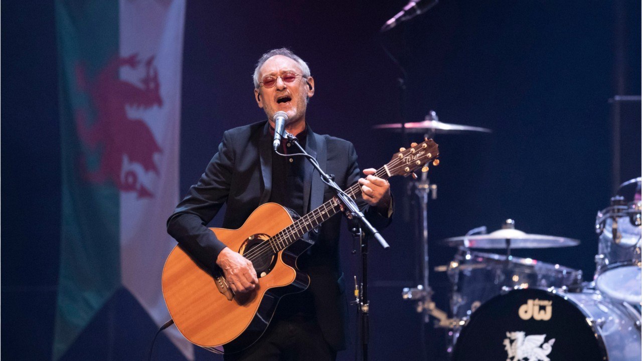 Voici - Michael Jones quitte la troupe des Enfoirés : il dévoile enfin la raison de son départ