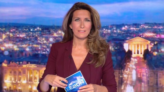 VOICI Anne-Claire Coudray : comment elle réagit aux reproches des téléspectatrices sur son look