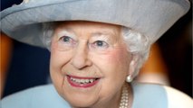 VOICI - Elizabeth II : du lever au coucher, découvrez la journée classique de la reine