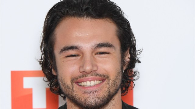 VOICI : Anthony Colette entièrement nu : découvrez les débuts très sexy du danseur dans Demain nous appartient