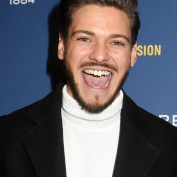 VOICI - SOCIAL PHOTO « Besoin de vider mon cœur : Rayane Bensetti poste de nouveaux messages énigmatiques après sa vidéo avec Camille Lellouche (1)