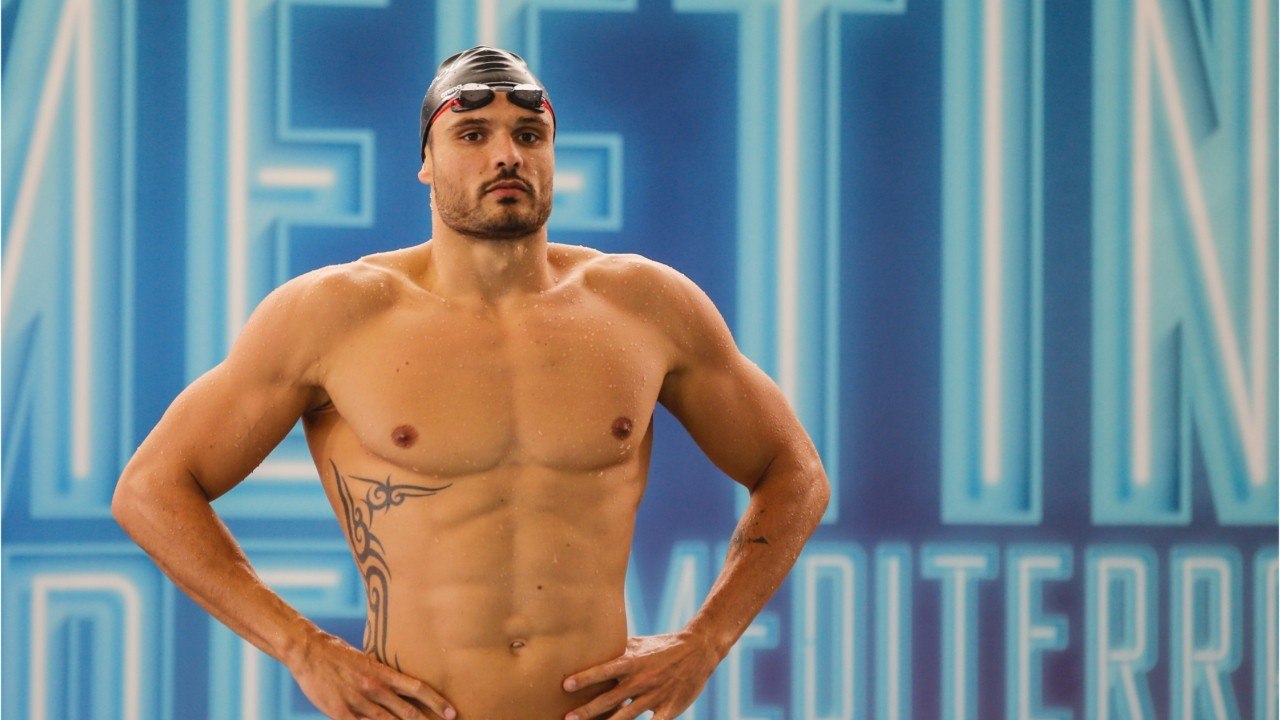 VOICI - Florent Manaudou : sa compagne touchée Pernille Blum par la Covid-19 et loin d'être remise