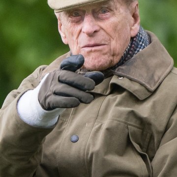VOICI social - Le Prince Philip Sort De Ses Gonds À Cause De Meghan Markle Et Du Prince Harry (1)