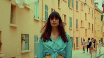 VOICI - Clara Luciani a invité sa maman à être figurante dans le clip de son dernier titre Le Reste