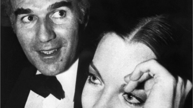 VOICI - Sarah Biasini : la fille de Romy Schneider sort de sa réserve pour évoquer sa mère