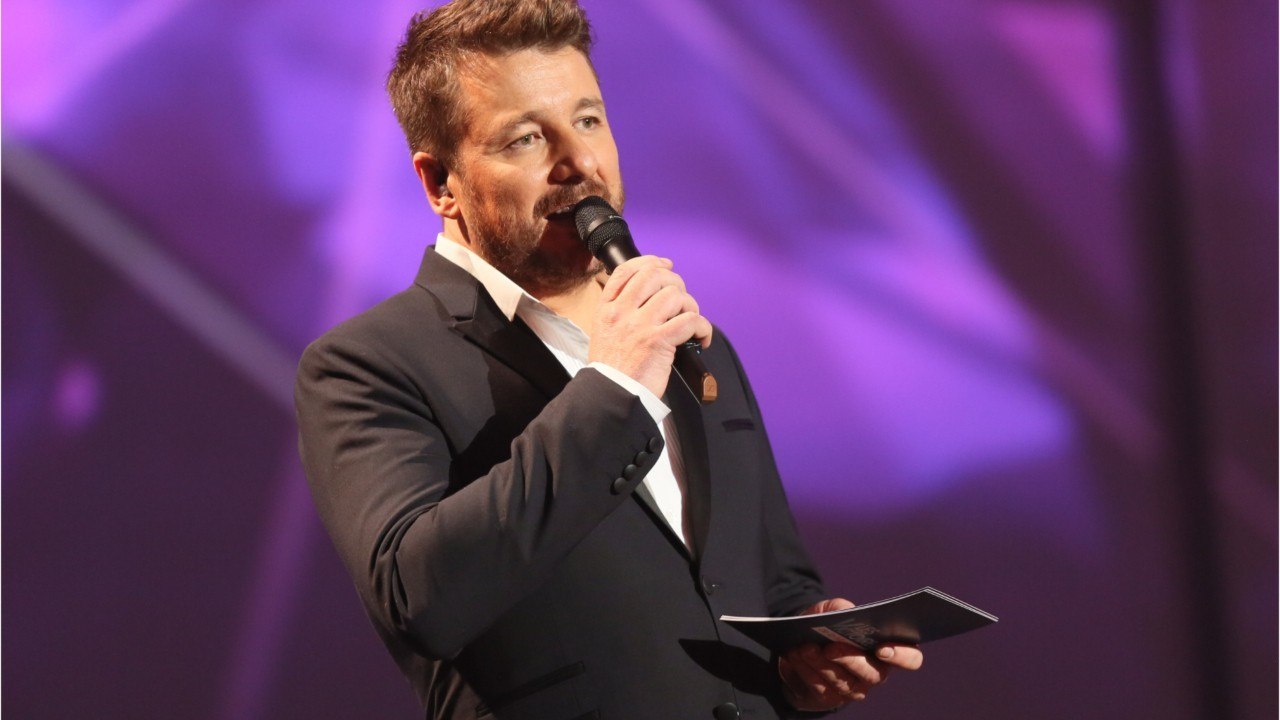 Voici - PHOTO Les Z’amours : Bruno Guillon donne la date de fin et fait part de son incompréhension dans un touchant message