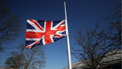 Voici - PHOTO Hommage au prince Philip : polémique autour des clichés publiés par la famille royale