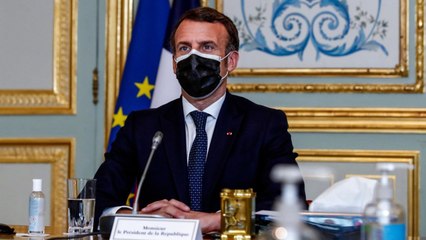 VOICI : Coup de chaud à l’Elysée : un homme tente de s’introduire avec une bouteille enflammée