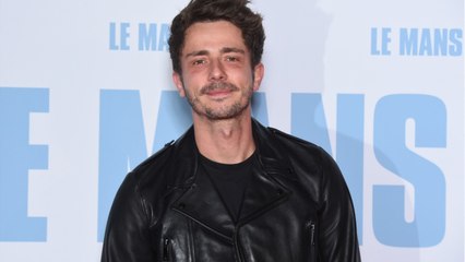 VOICI Guillaume Pley papa : il pose avec la maman et dévoile le visage de son fils