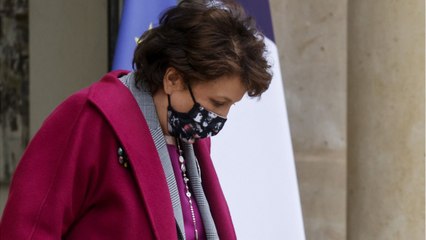 VOICI - Roselyne Bachelot de retour et « heureuse " : la ministre donne de ses nouvelles après sa sortie de l'hôpital