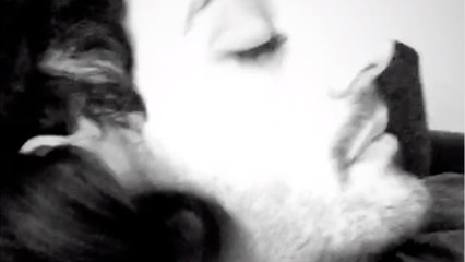 VOICI - PHOTO Iris Mittenaere amoureuse de Diego El Glaoui, cette « addiction " dont elle n’arrive pas à se passer