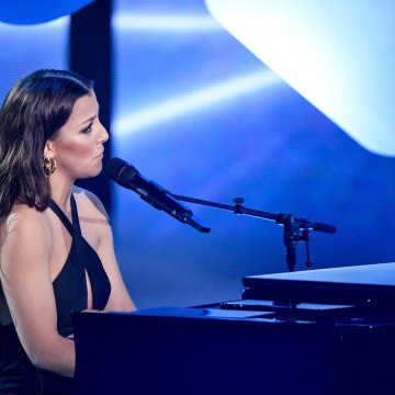 Voici SOCIAL- Je te s*ce quand même : une vidéo de Camille Lellouche et Rayane Bensetti choque les internautes (1)