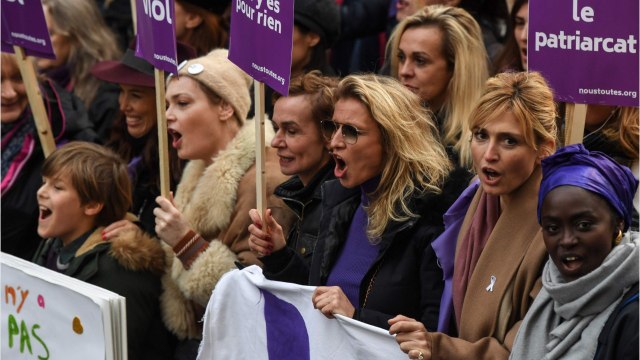 VOICI - Alexandra Lamy, Vanessa Paradis, Audrey Pulvar, Marina Foïs … Ces stars qui se mobilisent pour l'allongement des délais légaux de l'IVG en France (1)