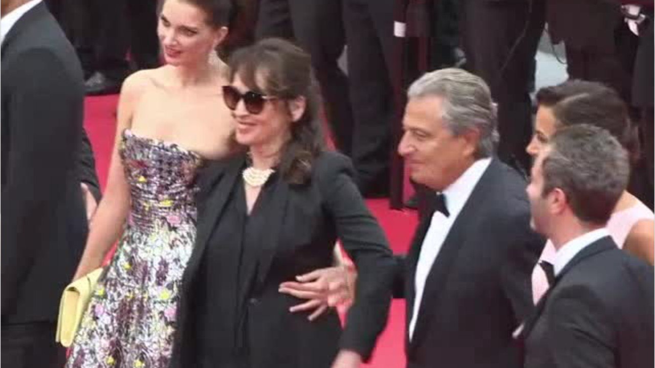 VOICI- Christian Clavier rend un tendre hommage à son ex-compagne Marie-Anne Chazel