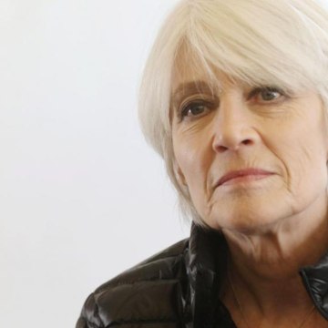 VOICI SOCIAL : Françoise Hardy en mauvais état : la chanteuse révèle ce qui la maintient en vie (1)