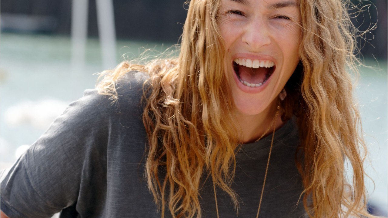 VOICI : Vanessa Demouy fête ses 48 ans : les stars d'Ici tout commence célèbrent son anniversaire