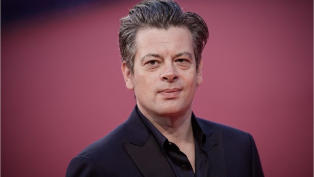 VOICI : 50' Inside : Benjamin Biolay « atterré par des anciennes images de son couple avec Chiara Mastroianni