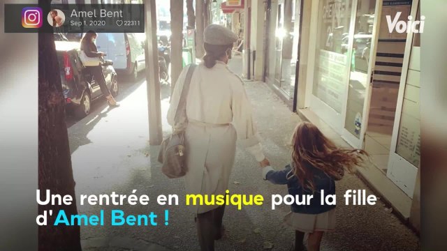 Voici - PHOTOS Mélissa Theuriau, Laura Tenoudji, Karine Ferri... les stars font la rentrée des classes