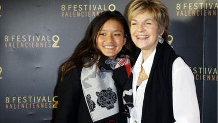 VOICI : Véronique Jannot : pourquoi son compagnon n'a pas adopté sa fille Migmar