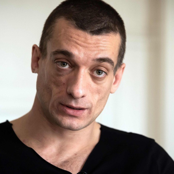 VOICI SOCIAL - Coups, manipulation, actes sexuels contraints : l’ex de Piotr Pavlenski raconte son calvaire