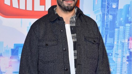 VOICI-Jonathan Cohen : cette mauvaise habitude de Catherine Deneuve qu’il a copiée