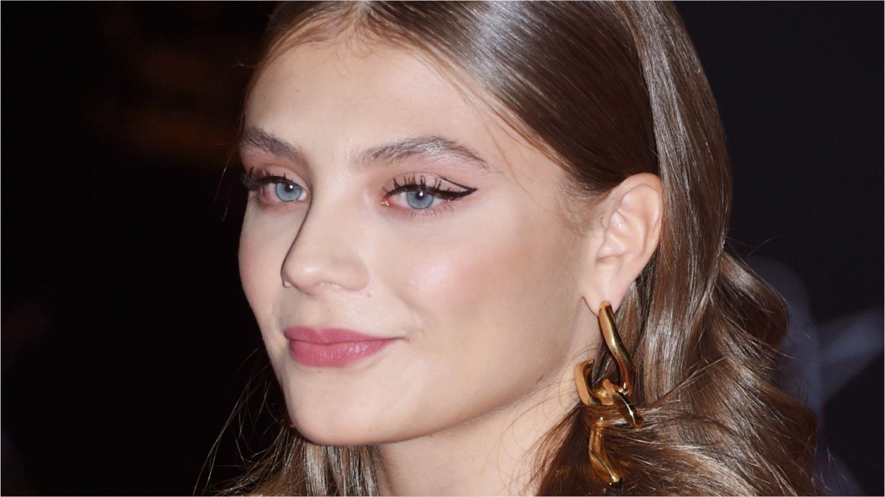 VOICI - Victoires de la musique 2020 : qui est Maëlle, une des révélations de l’année ?