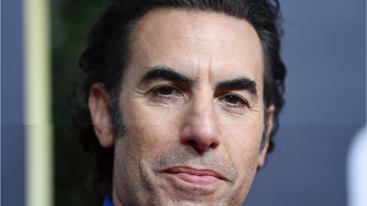 VOICI - Sacha Baron Cohen piège des militants d...