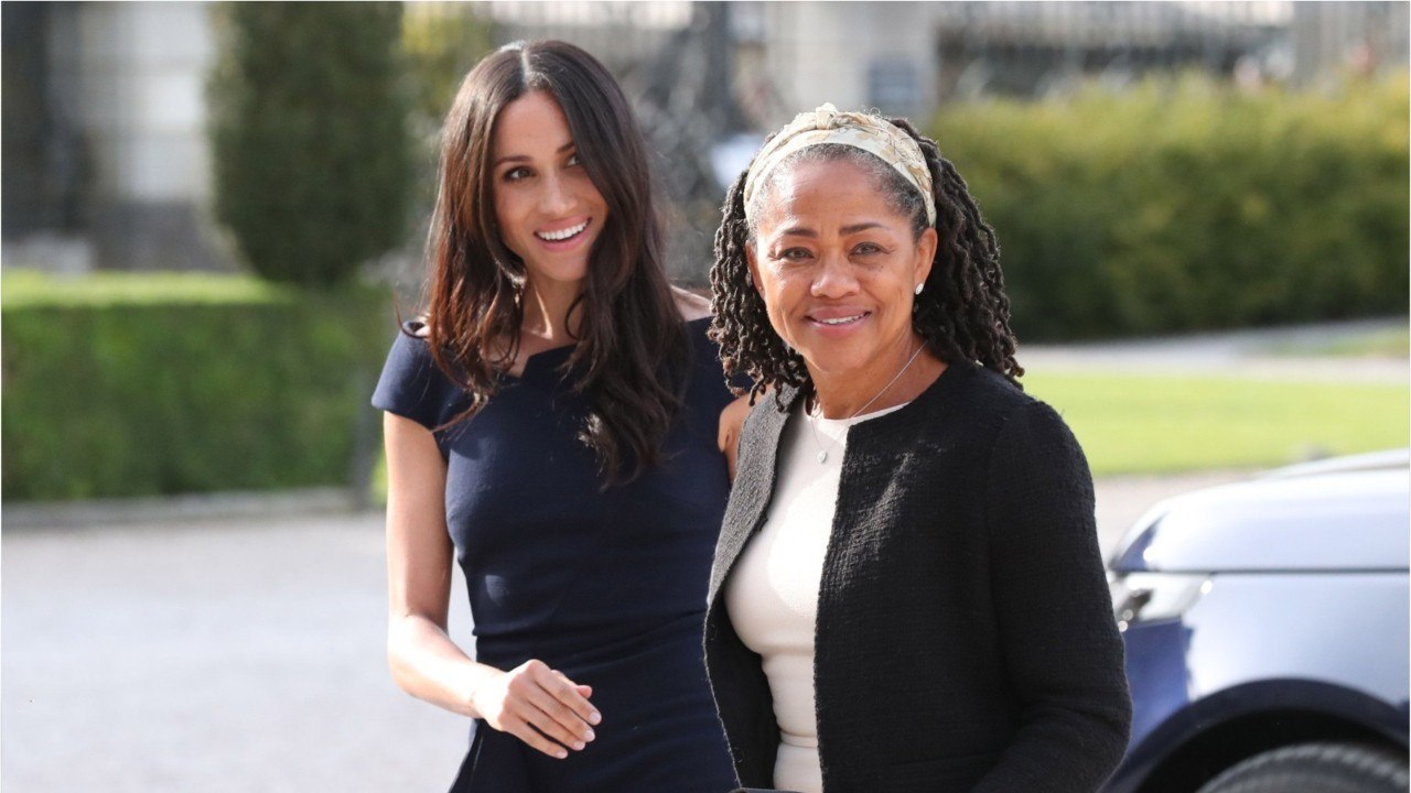 VOICI - Meghan Markle « coincée " en Angleterre ? Ces mots très forts de sa mère, Doria Ragland