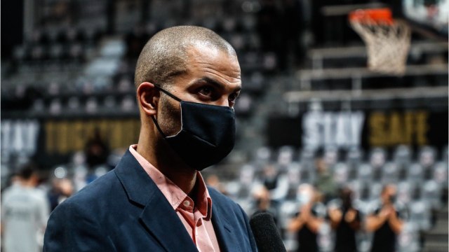 VOICI - PHOTO Tony Parker officialise sa relation avec Alizé Lim avec d'adorables clichés